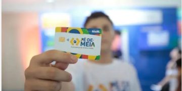 Pé-de-Meia: começa o pagamento do Incentivo-Frequência do governo do presidente Lula