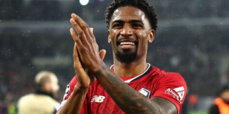 Ex-catador de latinhas, zagueiro Alexsandro Ribeiro apareceu pela primeira vez na lista de convocados para a seleção brasileira