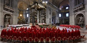 Conclave tem início na quarta com nomes desontando como favoritos na escolha do papa