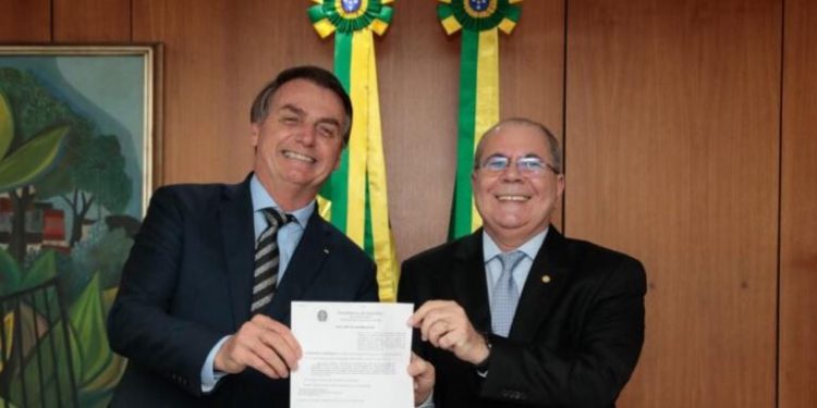 Hildo Rocha está os parlamentares que atuou par afrouxou controle de descontos do INSS