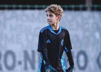 Depois do Internacional, goleiro maranhense de apenas 10 anos faz escolha entre Flamengo e Palmeiras