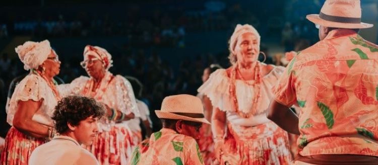 Grupos, artistas e manifestações folclóricas se apresentam no projeto Caminhos da Cultura no centro de São Luís