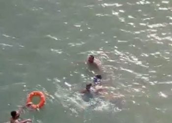 Mulher se lança ao mar da Ponte do São Francisco em São Luís e é resgatada por trabalhadores