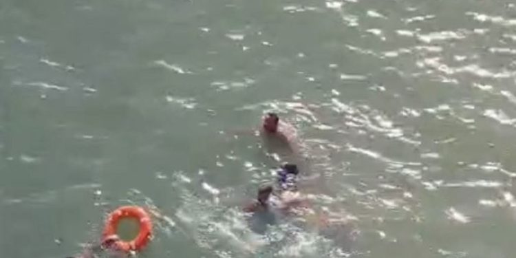 Mulher se lança ao mar da Ponte do São Francisco em São Luís e é resgatada por trabalhadores