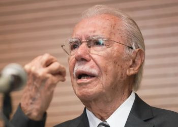 ‘Não podemos correr atrás de um doido’; diz Sarney em defesa de Moraes