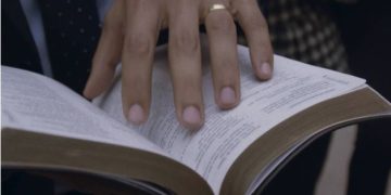 ‘Apocalipse nos Trópicos’, novo filme dirigido por Petra Costa, acerta ao se aproximar de Silas Malafaia