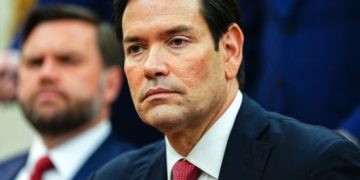 EUA impõem sanções a funcionários de tribunais internacionais em ‘ataque flagrante’