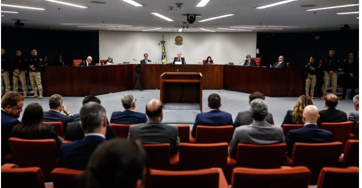 STF condena Bolsonaro a 27 anos e 3 meses de prisão por trama golpista