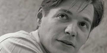 Ruy Castro ganha Prêmio Jabuti 2025 com livro de crônicas  sobre Tom Jobim