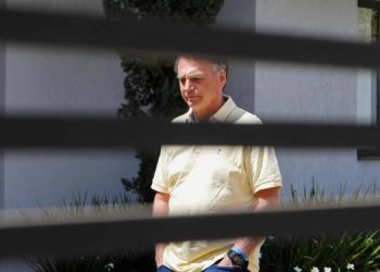 Ex-presidente Jair Bolsonaro é preso em Brasília pela PF