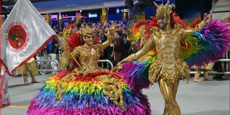 Mocidade Alegre conquista 13º título no Carnaval de São Paulo