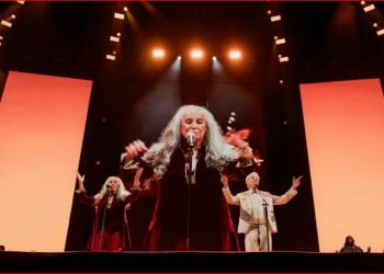 Caetano Veloso e Maria Bethânia vencem Grammy na categoria ‘Melhor álbum de música global’