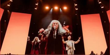 Caetano Veloso e Maria Bethânia vencem Grammy na categoria ‘Melhor álbum de música global’