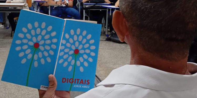 Jorge Abreu lança Digitais na Academia Barra-Cordense de Letras