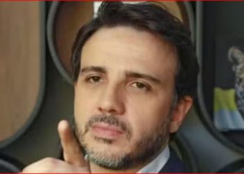 Renan Santos é primeiro candidato à Presidência homologado em convenção