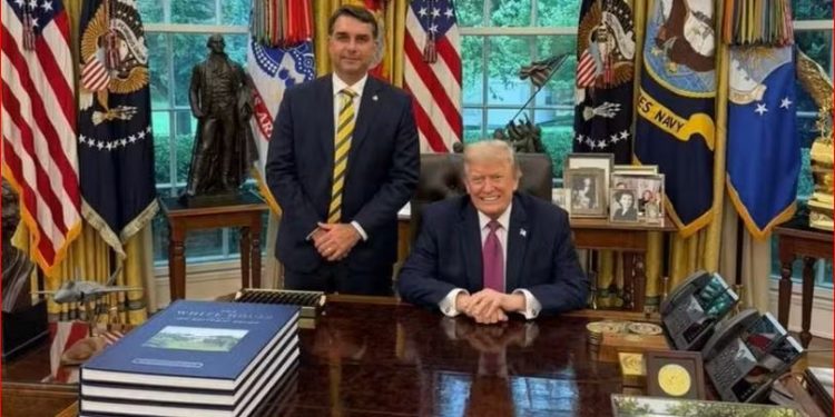 Donald Trump e Flávio Bolsonaro