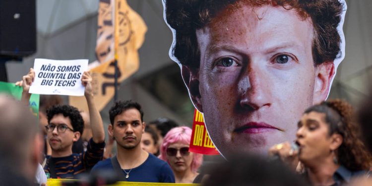 TSE dá 24 horas para Meta e X explicarem tratamento que beneficiaria Flávio contra Lula